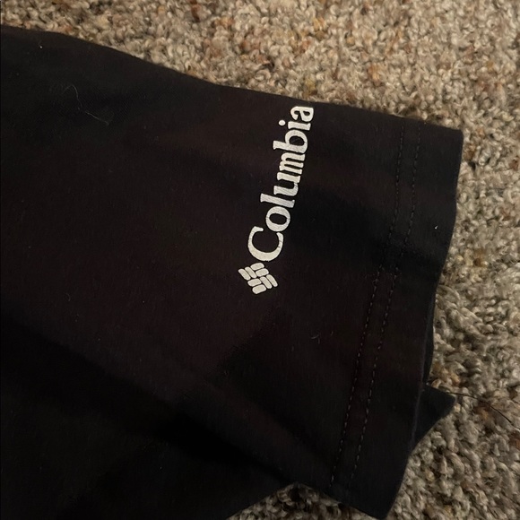 Columbia men’s Medium Black T-Shirt with Bear Graphic - Picture 4 of 5